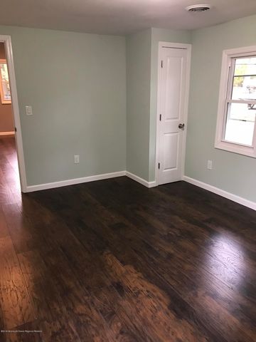 32 Frazee Place, Keansburg, NJ 07734
