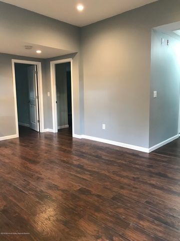32 Frazee Place, Keansburg, NJ 07734