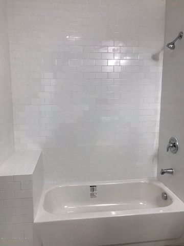 32 Frazee Place, Keansburg, NJ 07734