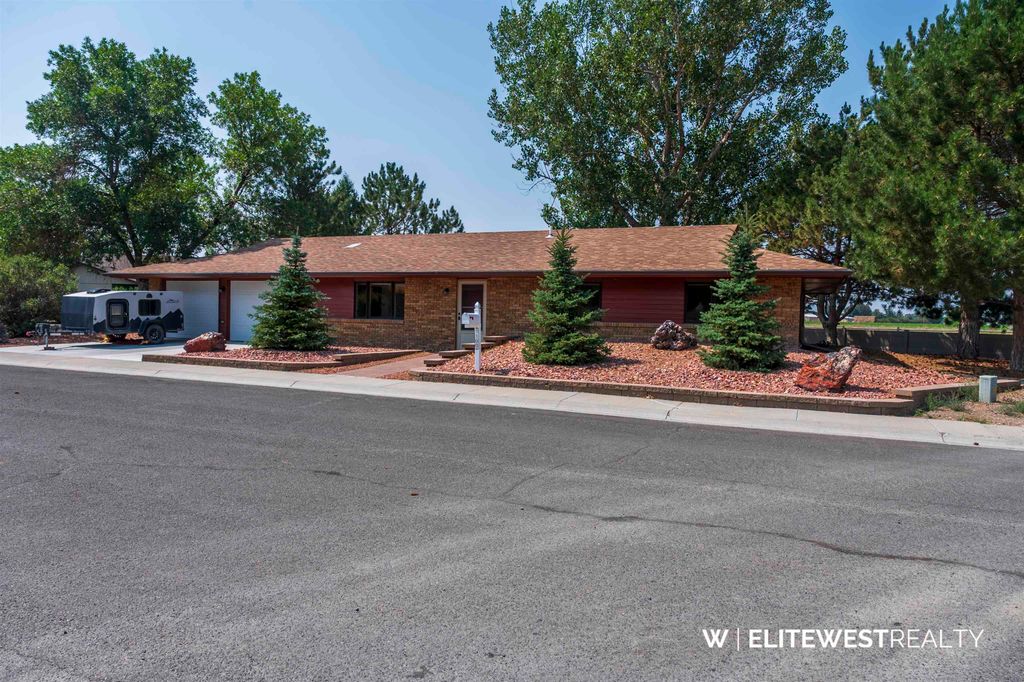 1100 Crandall Dr, Powell, WY 82435 photo 2