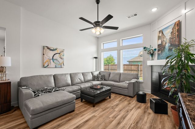 1612 Lantana Avenue, Aubrey, TX 76227