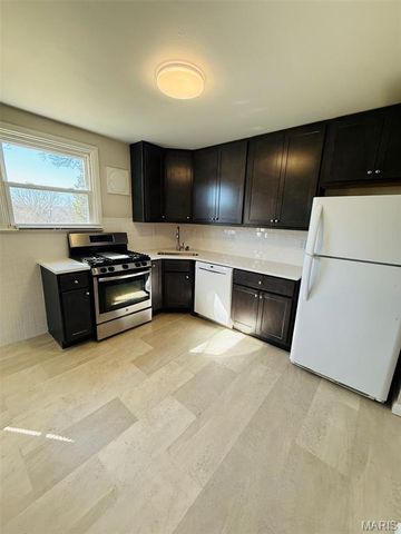 936 Highmont, St Louis, MO 63135