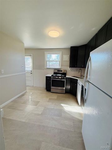 936 Highmont, St Louis, MO 63135