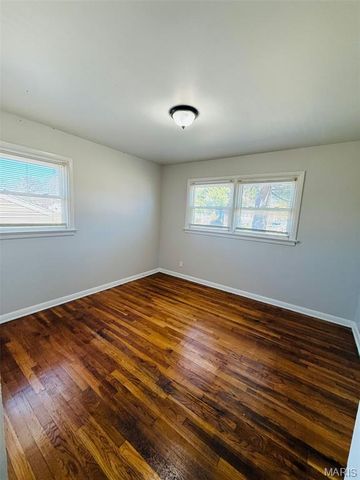 936 Highmont, St Louis, MO 63135