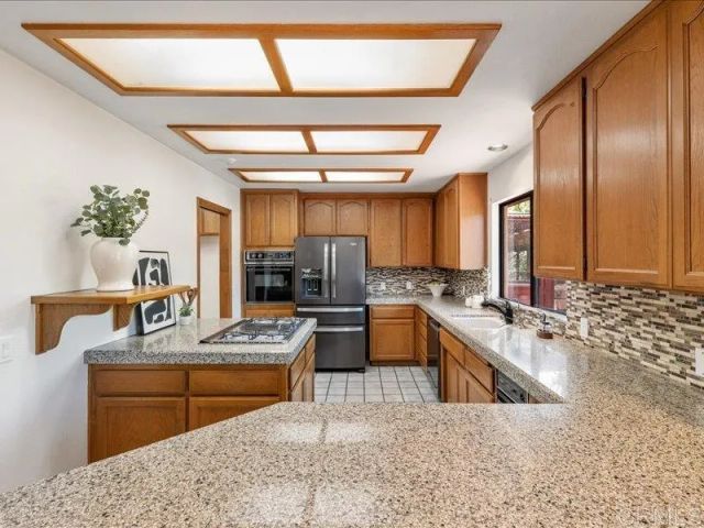 26635 Crescendo Drive, Escondido, CA 92026