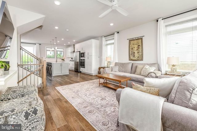 1612 ROCKY SHALE TER SE, Leesburg, VA 20175