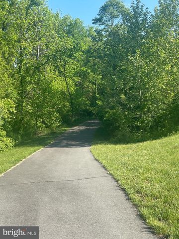 1612 ROCKY SHALE TER SE, Leesburg, VA 20175