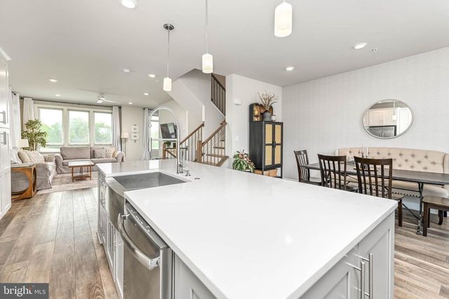 1612 ROCKY SHALE TER SE, Leesburg, VA 20175