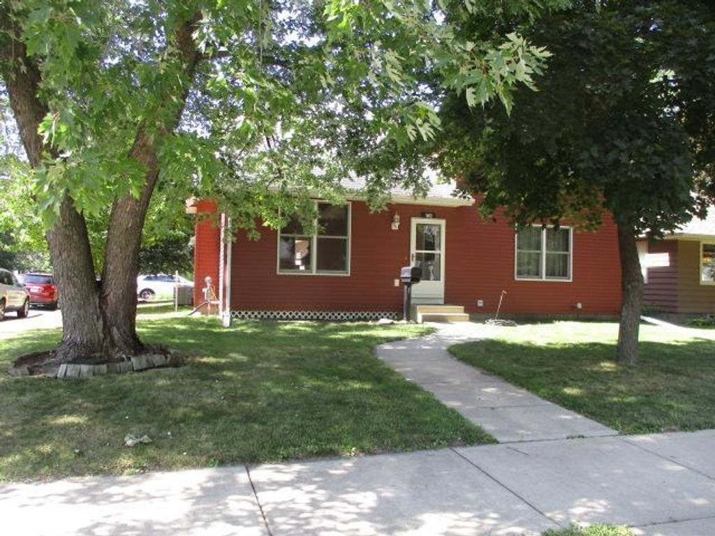 1403 8th Avenue N, Saint Cloud, MN 56303