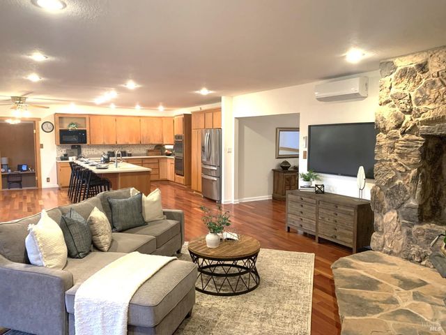 3778 Burke Pl, Sonoma, CA 95476