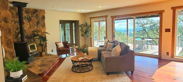 3778 Burke Pl, Sonoma, CA 95476