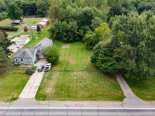 37095 Eureka, Romulus, MI 48174