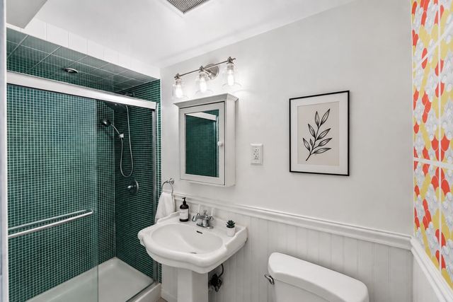 88 JEWETT AVE, Jc, Journal Square, NJ 07304