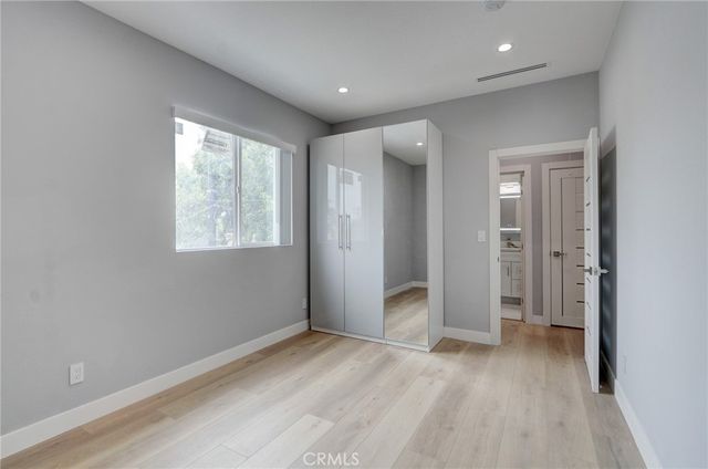 7744 Ostrom Avenue, Lake Balboa, CA 91406