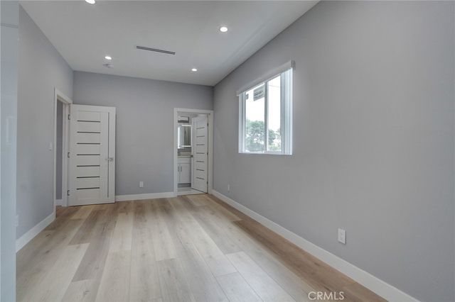 7744 Ostrom Avenue, Lake Balboa, CA 91406