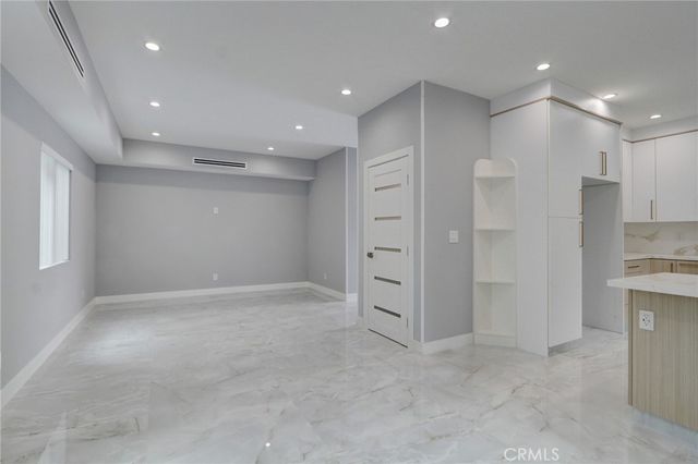 7744 Ostrom Avenue, Lake Balboa, CA 91406