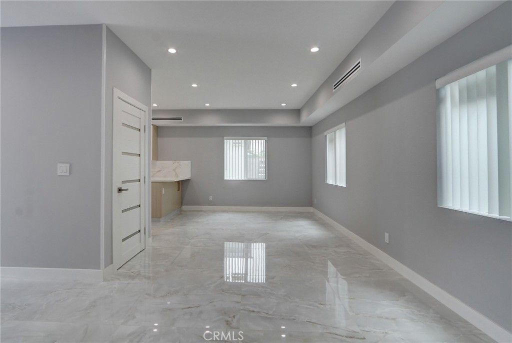 7744 Ostrom Avenue, Lake Balboa, CA 91406
