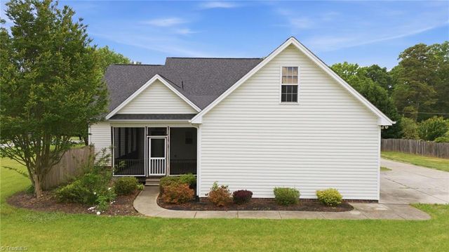 293 Rock House Road, Winston-salem, NC 27127