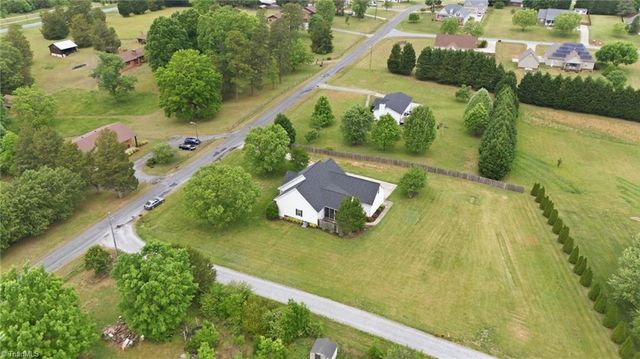 293 Rock House Road, Winston-salem, NC 27127