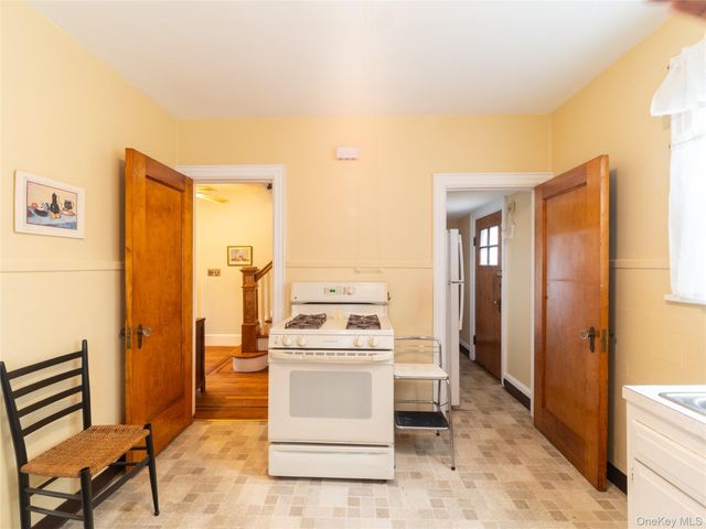 60 Parkway E, Mount Vernon, NY 10552