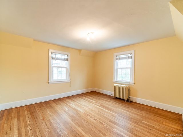 60 Parkway E, Mount Vernon, NY 10552