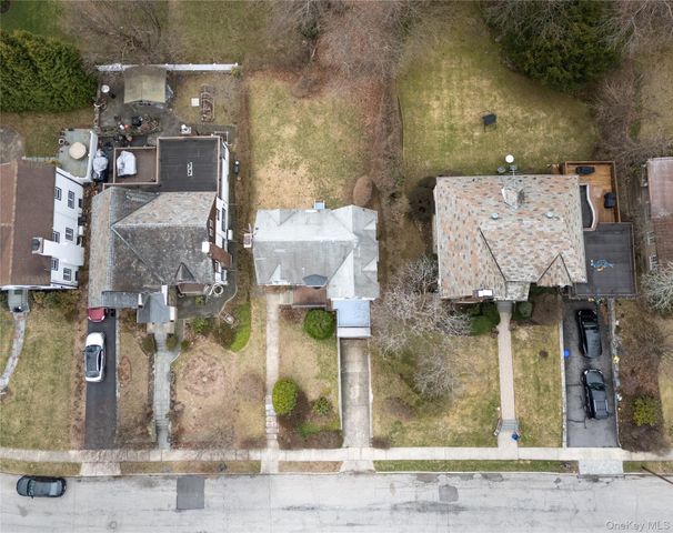 60 Parkway E, Mount Vernon, NY 10552