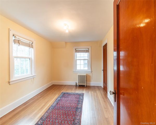 60 Parkway E, Mount Vernon, NY 10552