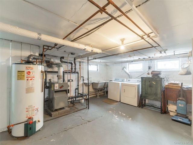 60 Parkway E, Mount Vernon, NY 10552