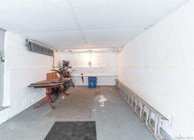 60 Parkway E, Mount Vernon, NY 10552