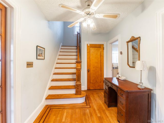 60 Parkway E, Mount Vernon, NY 10552