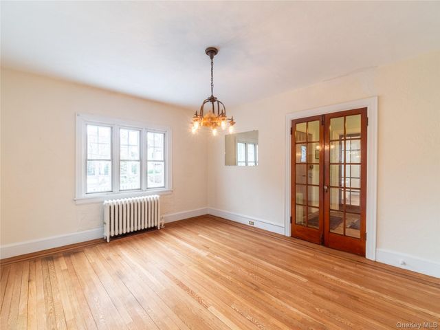 60 Parkway E, Mount Vernon, NY 10552