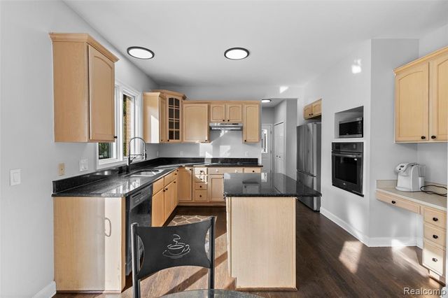 12173 Chandler Drive, Plymouth, MI 48170