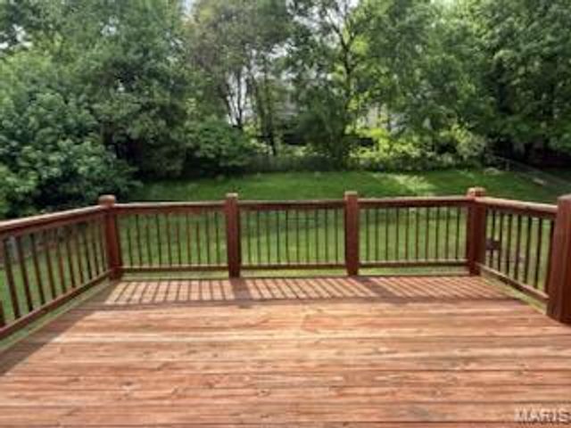 204 Lake Hillcrest Drive, Glen Carbon, IL 62034