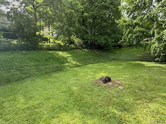 204 Lake Hillcrest Drive, Glen Carbon, IL 62034