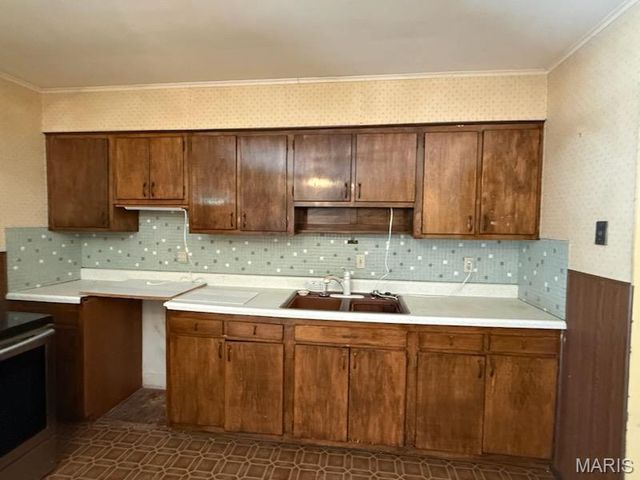 204 Lake Hillcrest Drive, Glen Carbon, IL 62034