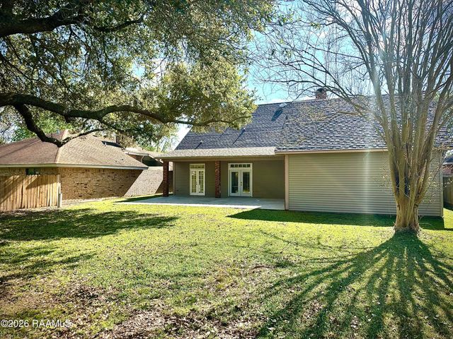 102 Channing Circle, Lafayette, LA 70506