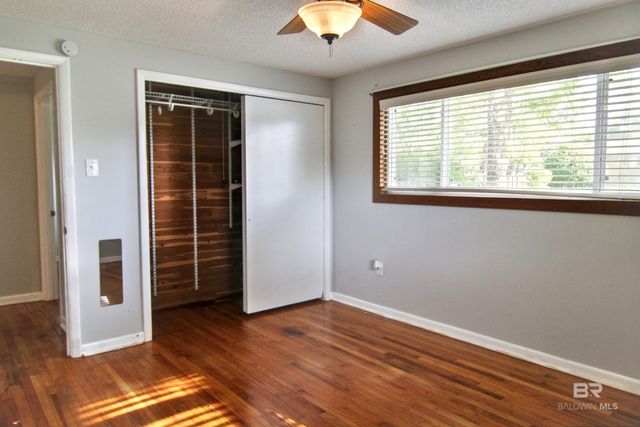 700 E Myrtle Avenue, Foley, AL 36535
