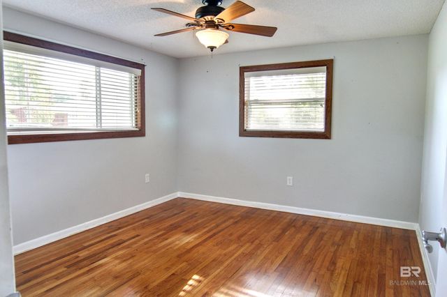700 E Myrtle Avenue, Foley, AL 36535