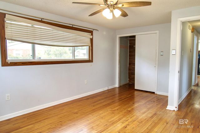 700 E Myrtle Avenue, Foley, AL 36535