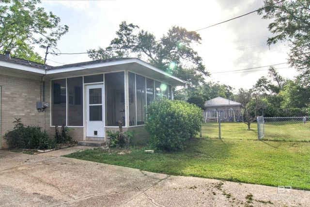 700 E Myrtle Avenue, Foley, AL 36535