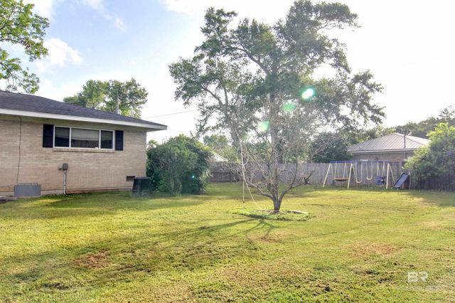 700 E Myrtle Avenue, Foley, AL 36535