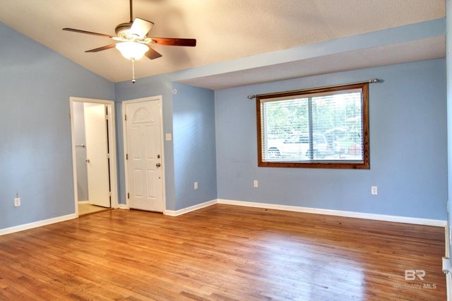 700 E Myrtle Avenue, Foley, AL 36535