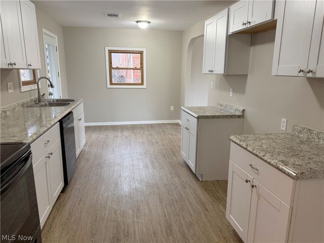 3003 Walter Road, North Olmsted, OH 44070