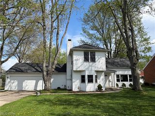 3003 Walter Road, North Olmsted, OH 44070
