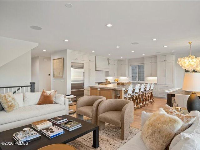 746 E 6300 East, Huntsville, UT 84317