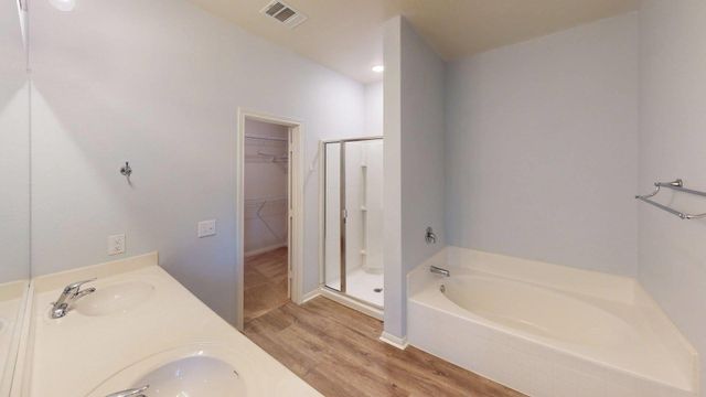 1531 Twin Estates DR, Kyle, TX 78640