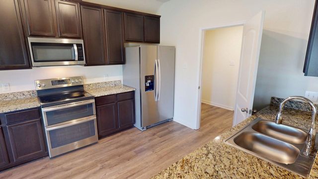 1531 Twin Estates DR, Kyle, TX 78640