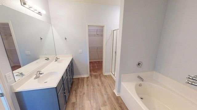 1531 Twin Estates DR, Kyle, TX 78640