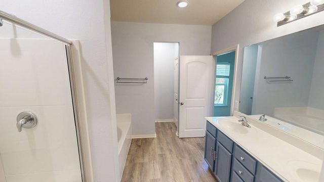 1531 Twin Estates DR, Kyle, TX 78640