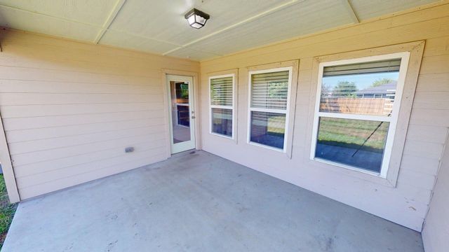 1531 Twin Estates DR, Kyle, TX 78640